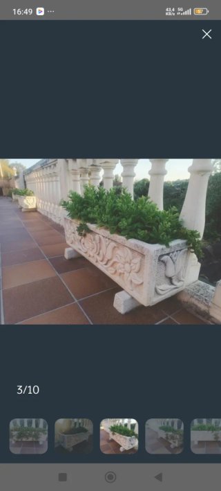 Jardineras de piedra con pie