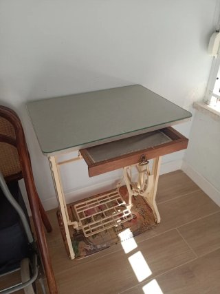 Mesa pie de máquina Alfa