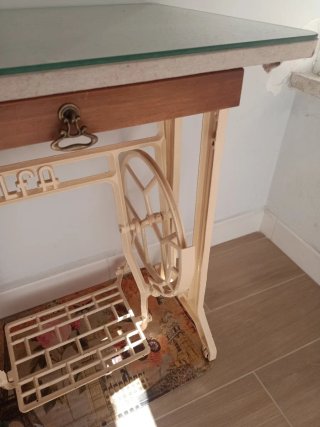 Mesa pie de máquina Alfa