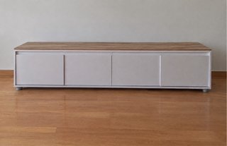 Mueble TV blanco y madera