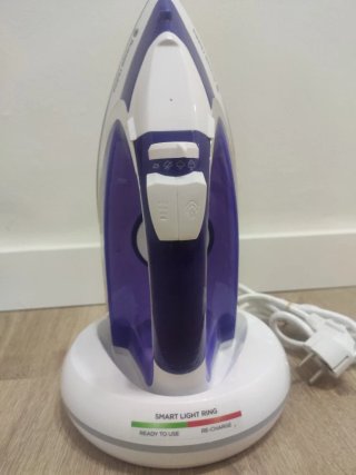 Russell Hobbs Supreme Steam Cordless 2400W