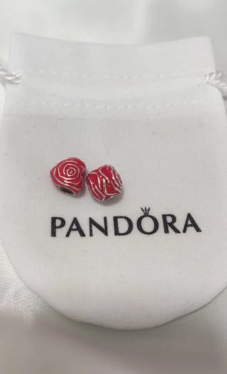 Pandora Charm Corazón y Rosa Florecida