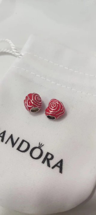 Pandora Charm Corazón y Rosa Florecida