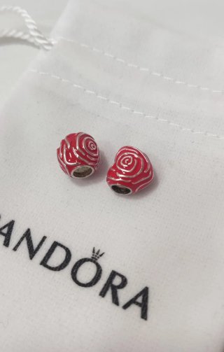 Pandora Charm Corazón y Rosa Florecida
