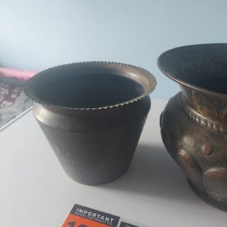 Coppia vasi antichi in metallo