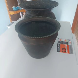 Coppia vasi antichi in metallo