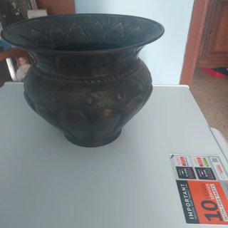 Coppia vasi antichi in metallo