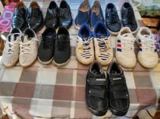 LOTE 9 PARES DE CALZADO DE MARCA. TALLAS (39AL42)