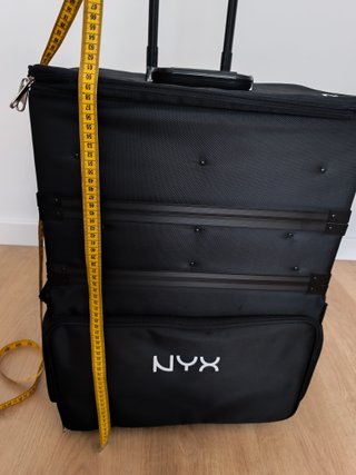 Maletín Maquillaje NYX Profesional con Ruedas