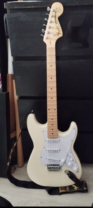 Copia Fender Stratocaster Yngwie Malmsteen