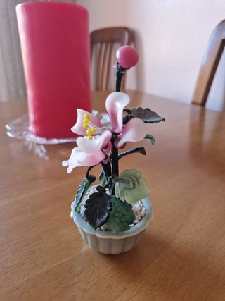 Flor de cerámica decorativa