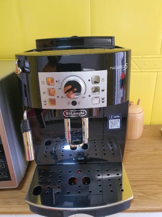Cafetera DeLonghi Magnifica S Automática