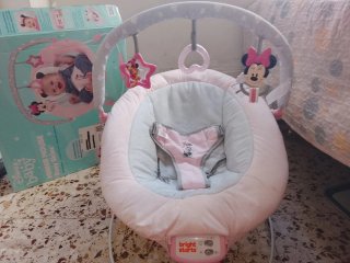 Hamaca Bebé Minnie Mouse Bright Starts con caja