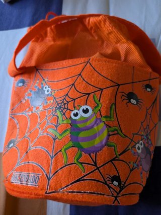 Bolsa fieltro Halloween esqueleto arañas