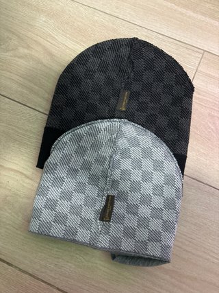 Gorros Louis Vuitton Negros y Grises