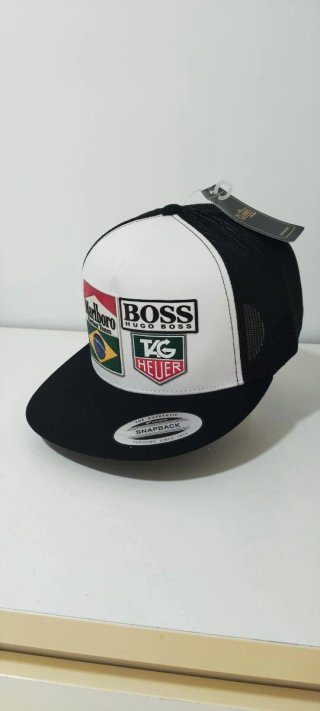 Gorra Yupoong Negra y Blanca