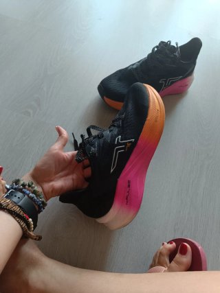 Zapatillas Hombre Negras y Rosas