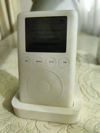 iPod Classic 3ª Gen 20GB A1040 Blanco