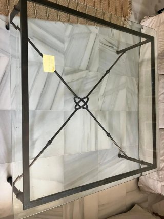 Mesa centro cristal y hierro