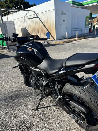 Yamaha MT-07 Pure Negra