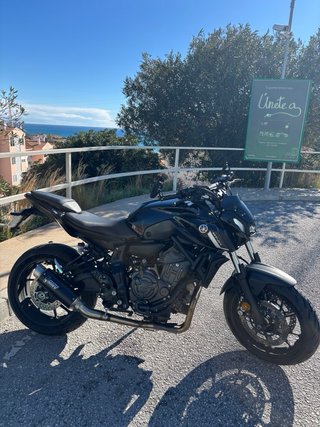 Yamaha MT-07 Pure Negra