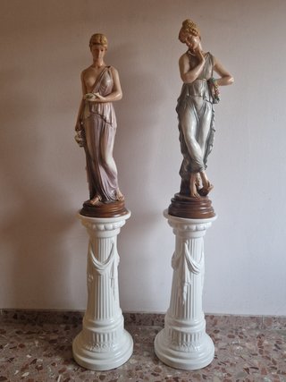 Figuras de cerámica estilo clásico