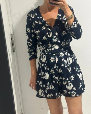 Mono floral azul y blanco