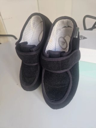 Zapatos de señor CELIA RUIZ velcro negros