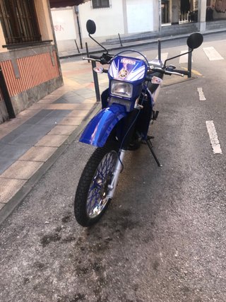 Yamaha DT 125 R Azul y Blanca Enduro