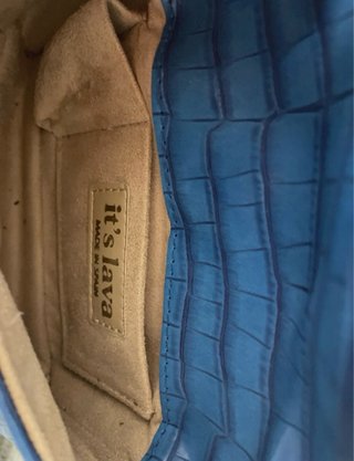 Bolso Its Lava azul efecto piel cocodrilo