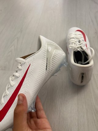 Zapatillas Nike Fútbol Blancas Rojas