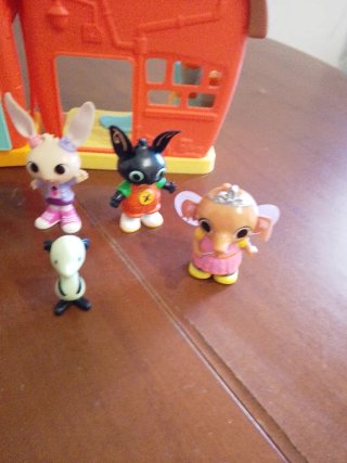 Casetta Bing con personaggi