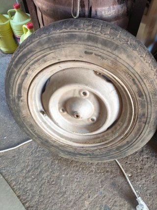 Llanta Michelin 145/80 R13 Renault 4