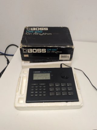 Boss DR-550 Dr. Rhythm Caja Original