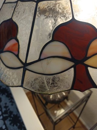 Lámpara de mesa Tiffany cristal y metal