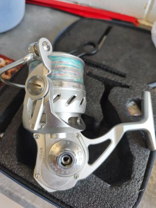 Carrete de pesca STX6000