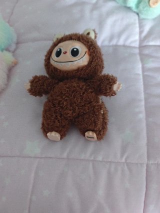 5 Labubu peluches