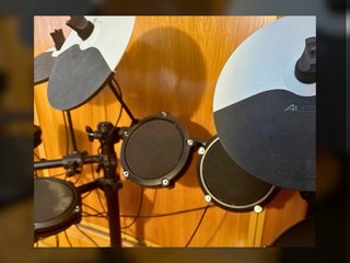 Batería Electrónica Alesis Debut Kit Completa