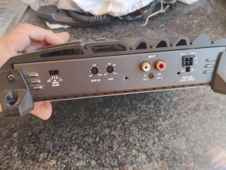 Amplificador Alpine V-Power MRP-T220