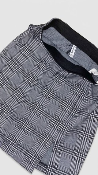 Falda corta de cuadros Stradivarius (Talla XS)