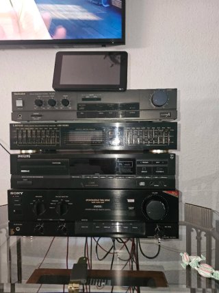 Equipo Hi-Fi: Amplificador, Altavoces, CD