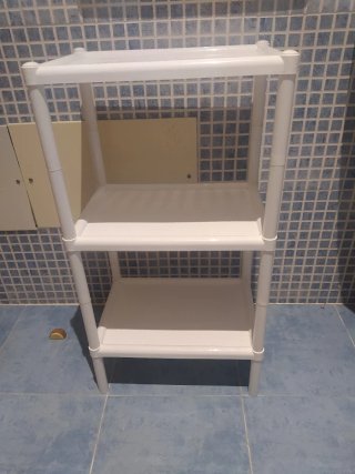 Tres Estanterías Plásticas Blancas