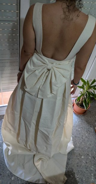 Vestido de novia blanco Bgo & Me con lazo espalda
