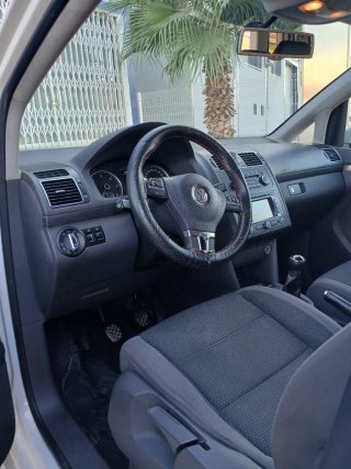 Volkswagen Touran 2011