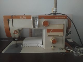 Máquina de coser Alfa Superautomatica 1600