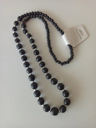 Collar bolas de madera Negras y Plateadas
