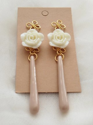 Pendientes flamenca rosas y lágrimas de resina