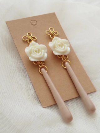 Pendientes flamenca rosas y lágrimas de resina