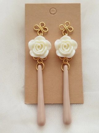 Pendientes flamenca rosas y lágrimas de resina