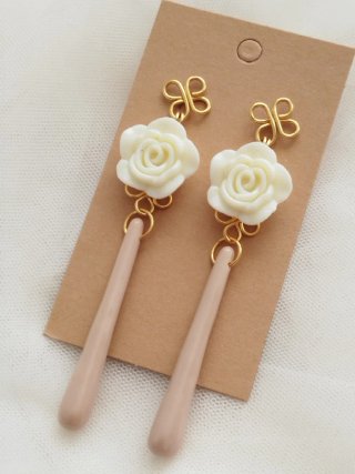 Pendientes flamenca rosas y lágrimas de resina